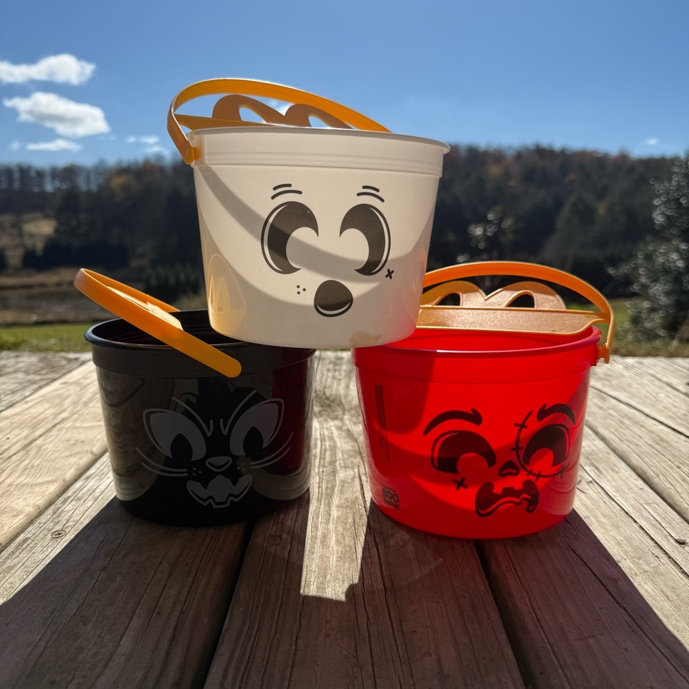 Halloween Themed Party Buckets - McDonald’s (3)